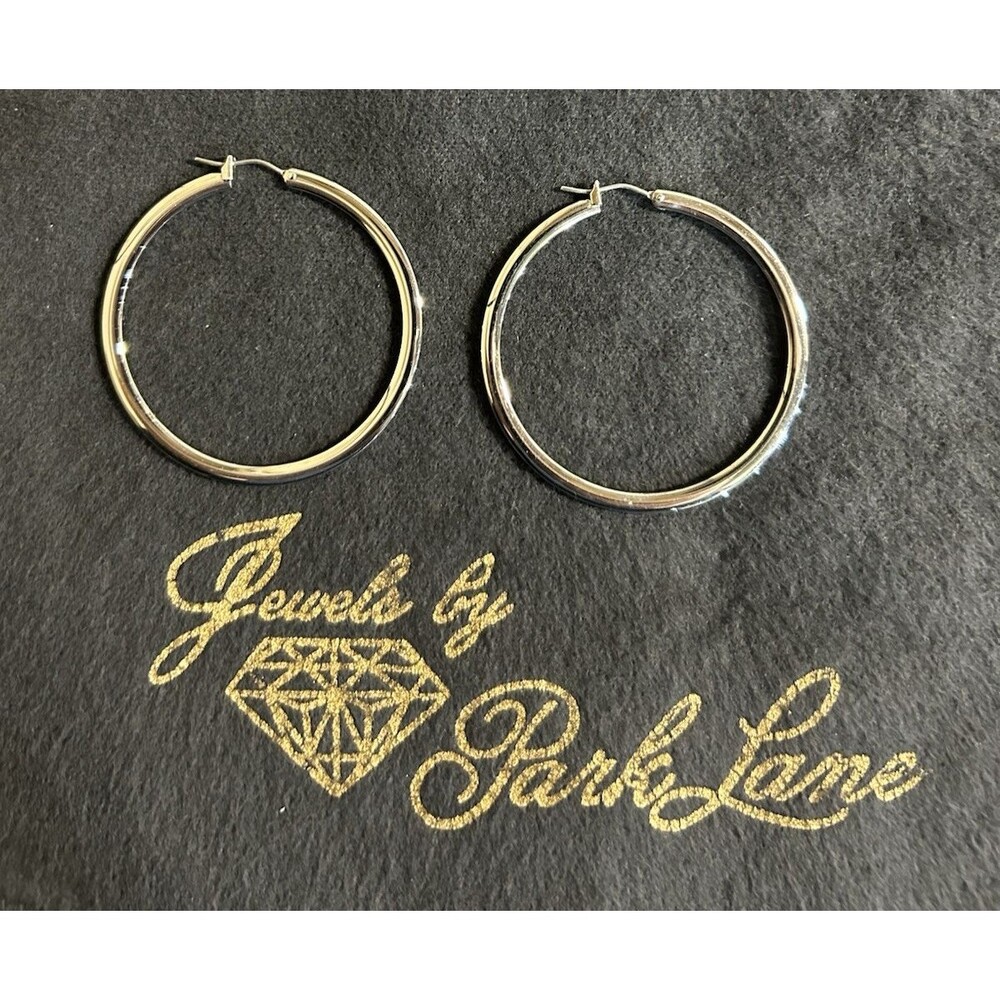 Park Lane " ELECTRIFY " Silvertone Pierced Earrings Hinged Lever Closure J-331